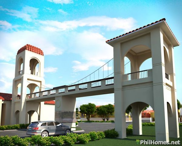 5BR House in California Sky @Along Dau Exit NLEX Mabalacat Pampanga