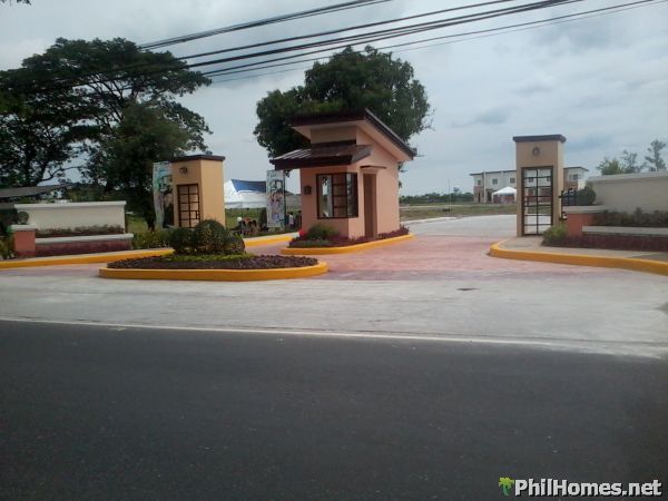 Affordable Town House Loft Ravenna Residences Mabalacat