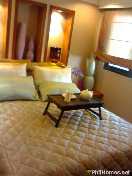 CONDO IN PASIG LOFT TYPE CONDO NEAR ORTIGAS,EASTWOOD NO DP!